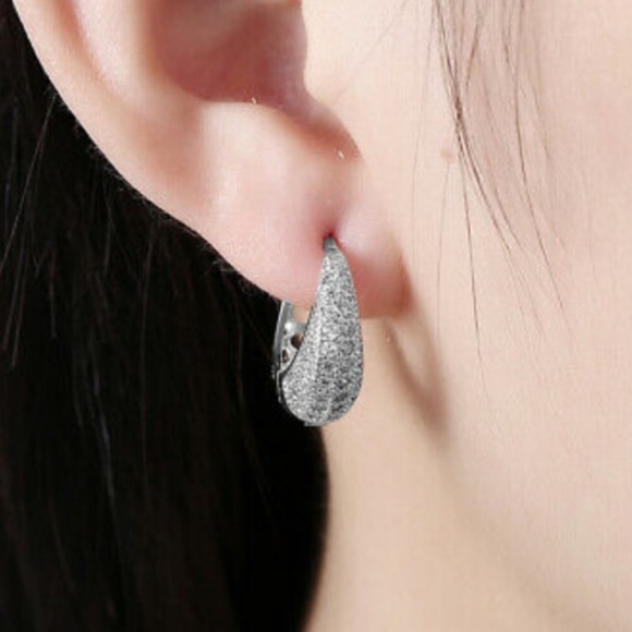 New 925 Sterling Silver Earrings - Picture 2 of 3